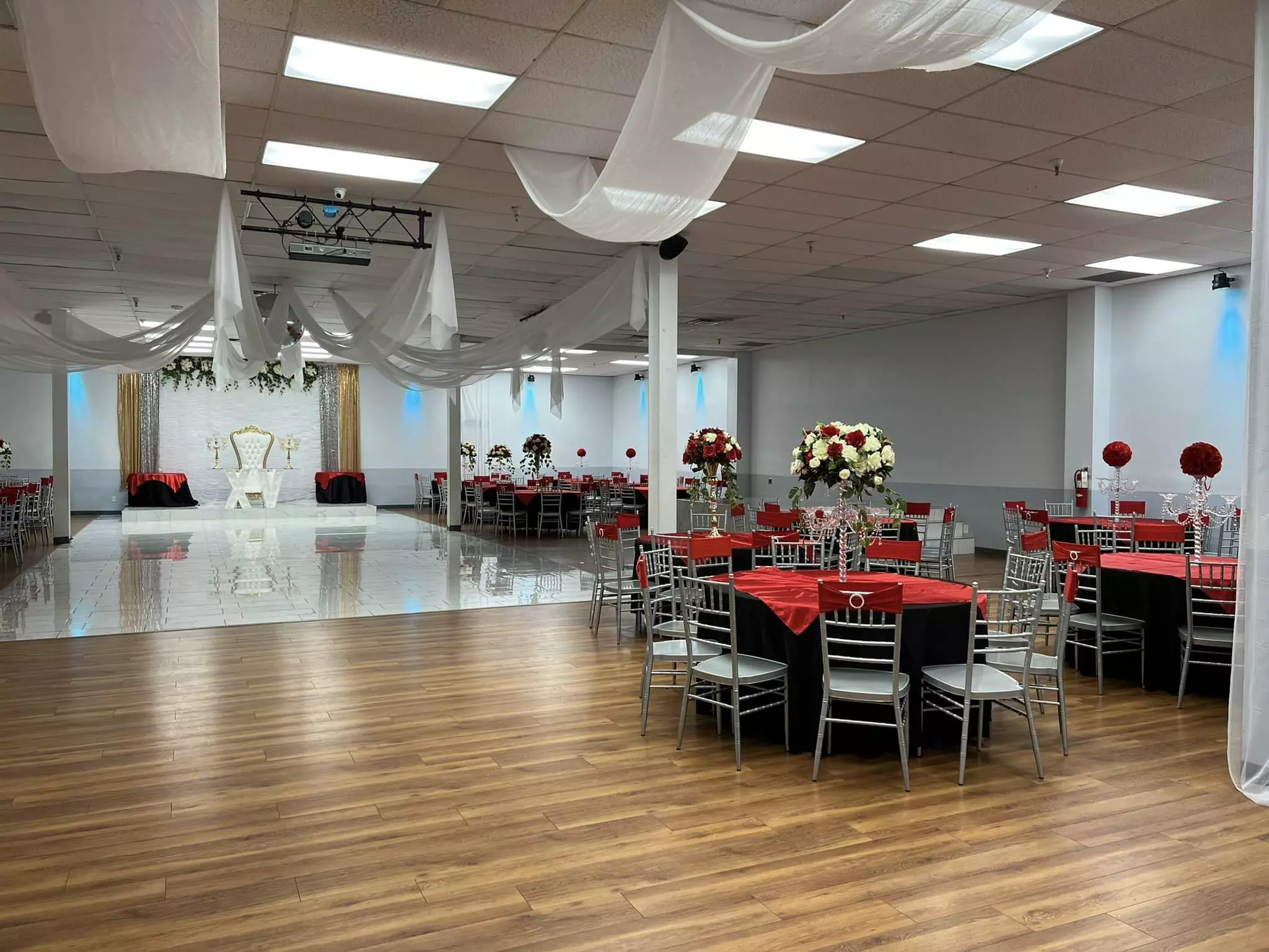 4 Angeles Event Center